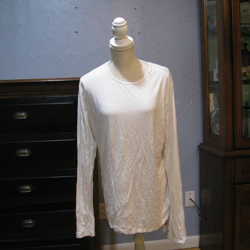 * Locoowai White Blouse XXL NWT Soft Velvety Stretch Long Sleeve
